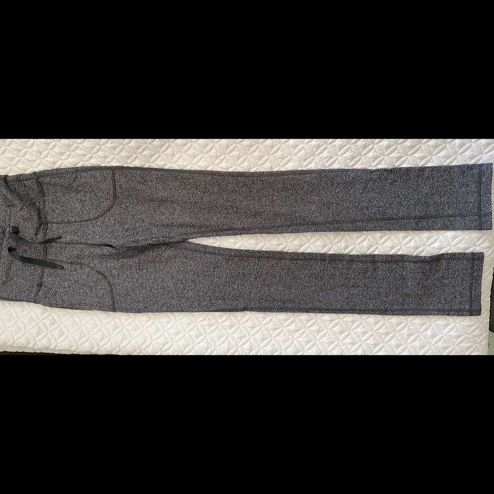 Lululemon high waisted textured grey leggings